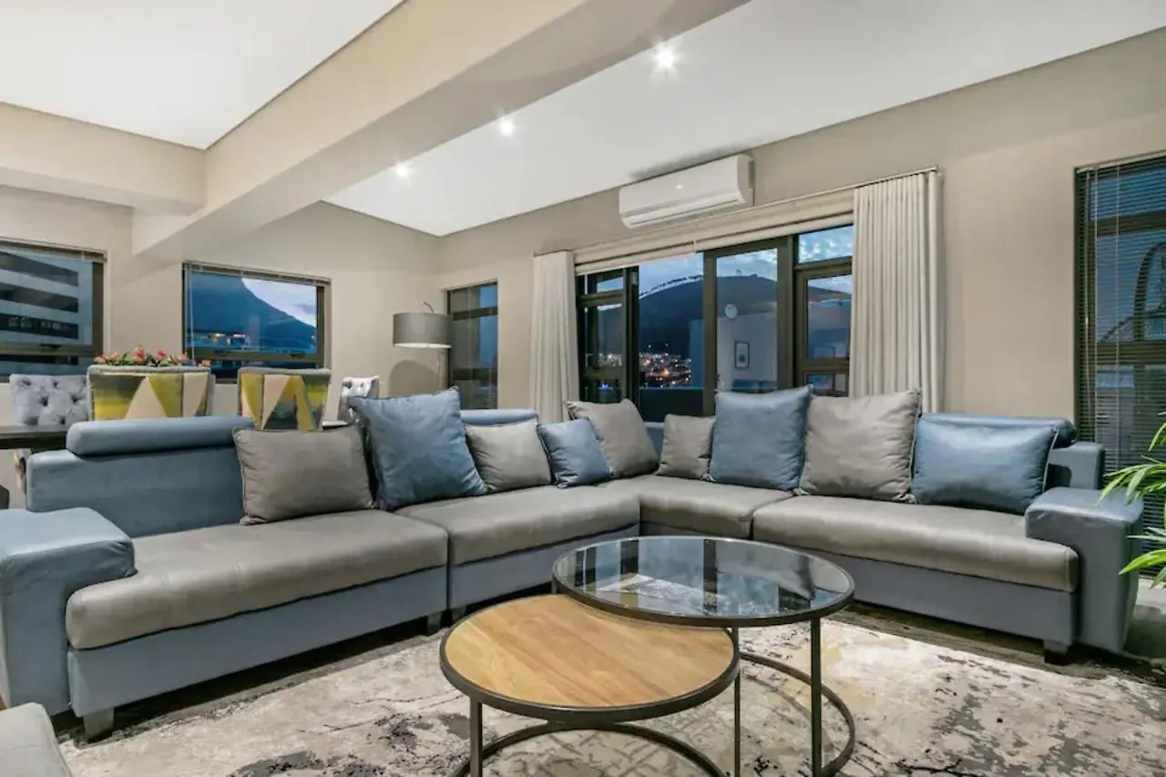 2 Bd Penthouse In The Heart Of The Mother City Cape Town 0*,  South Africa